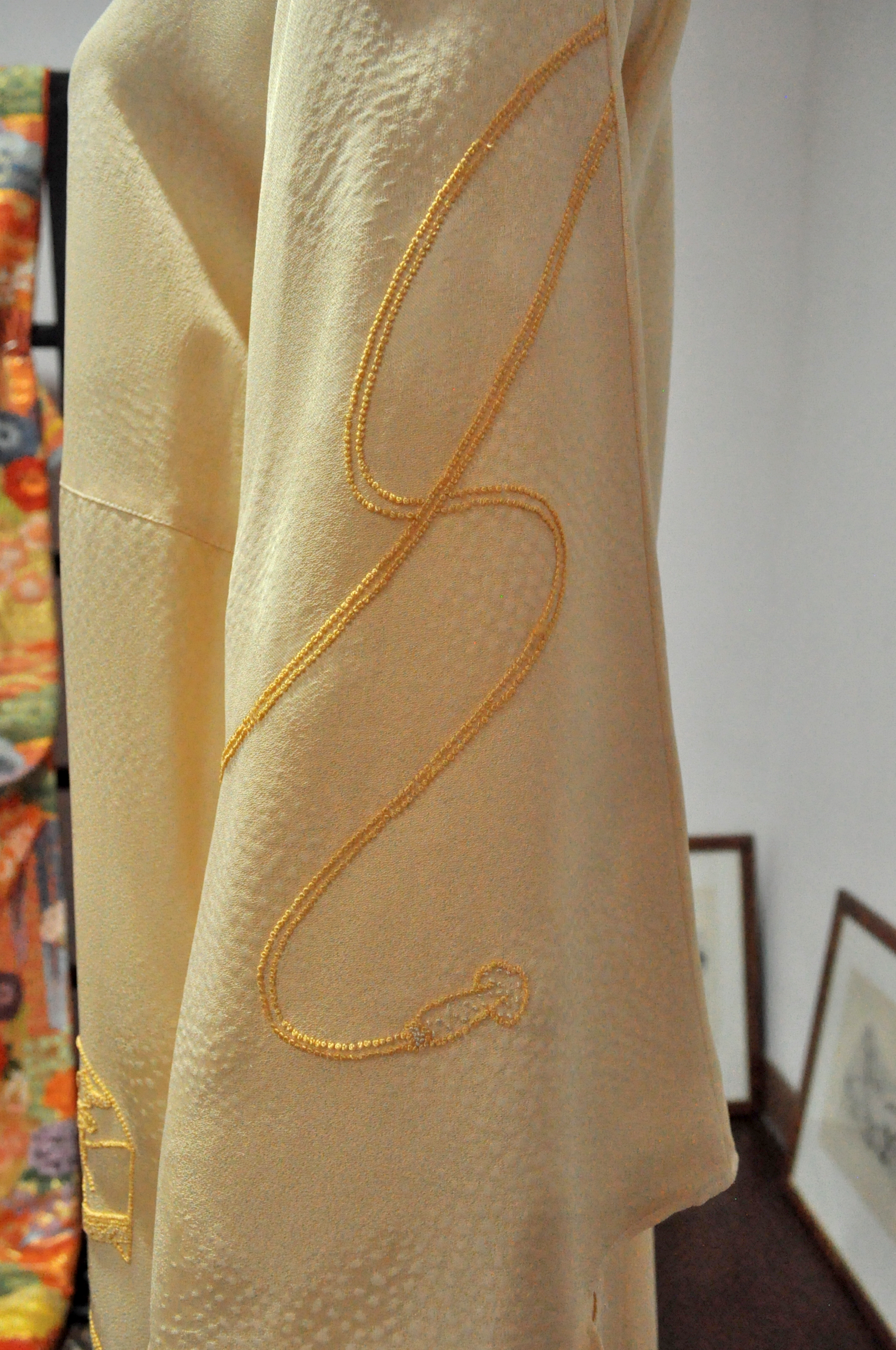 02 - Outerwear Cream Outerwear Cream