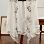 Kebaya-Putih-Bunga-Ungu-1