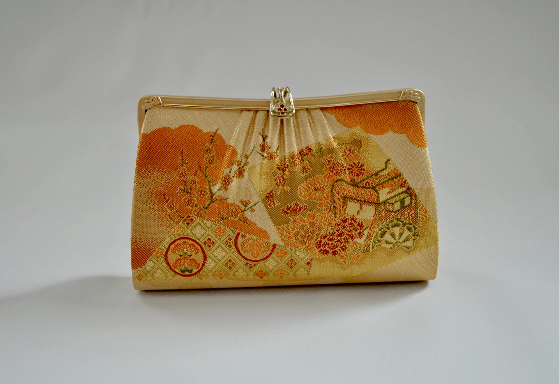02-Clutch-gold Clutch-gold