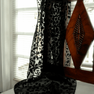 Scarf-Mawar-Beludru-Hitam