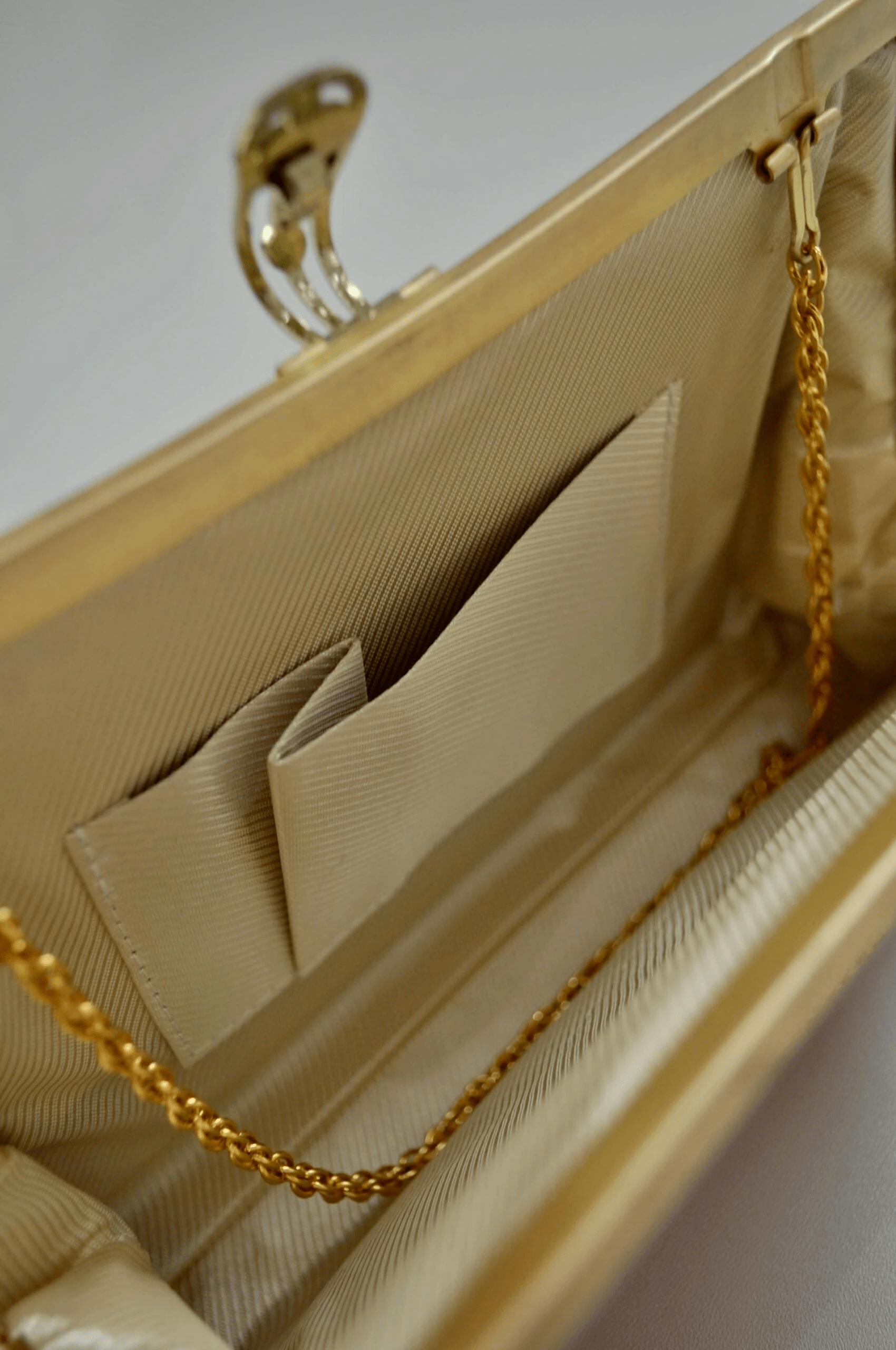 07-Clutch-gold Clutch-gold