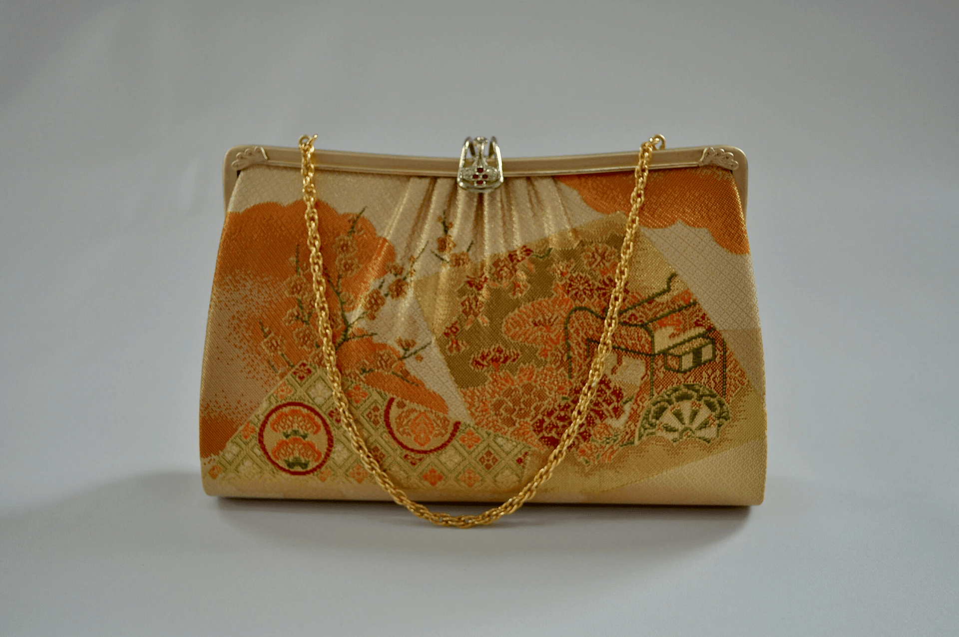 08-Clutch-gold Clutch-gold