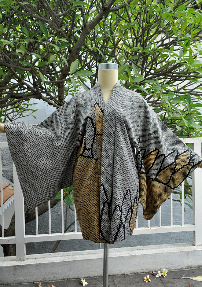01 - Outer Kimono Shibori Black-Yellow Outer Kimono Shibori Black-Yellow