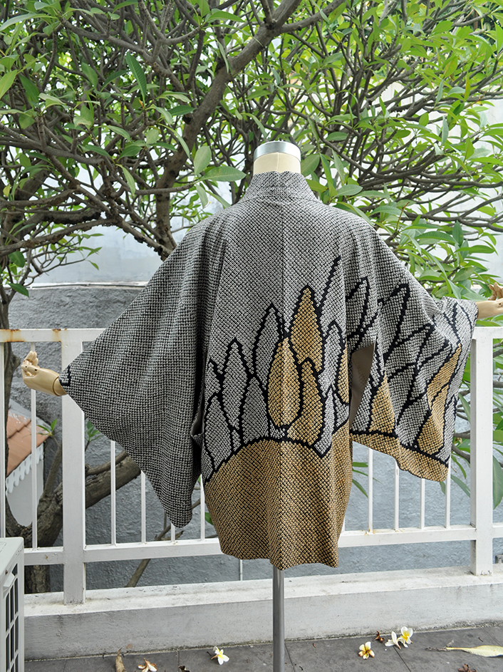 05 - Outer Kimono Shibori Black-Yellow Outer Kimono Shibori Black-Yellow