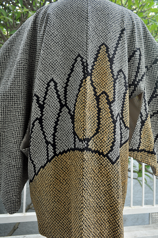 06 - Outer Kimono Shibori Black-Yellow Outer Kimono Shibori Black-Yellow