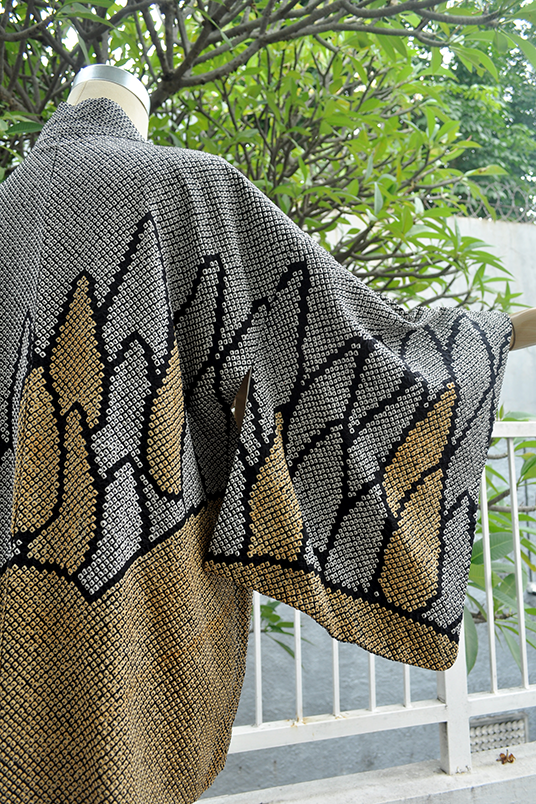 07 - Outer Kimono Shibori Black-Yellow Outer Kimono Shibori Black-Yellow