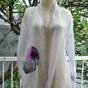 Kebaya Antik Putih - Bunga Ungu