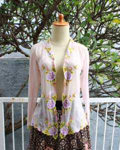 01 - Kebaya Antik Pink Embroidery Kebaya Antik Pink Embroidery