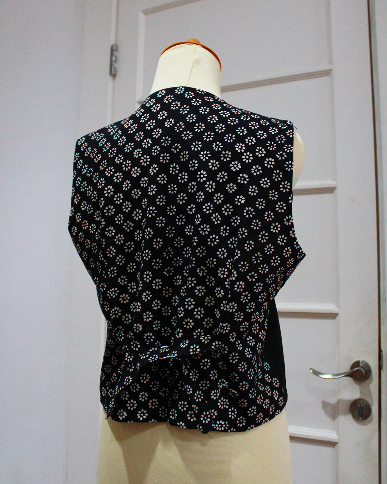 08 - Outer Vest Batik Black Outer Vest Batik Black
