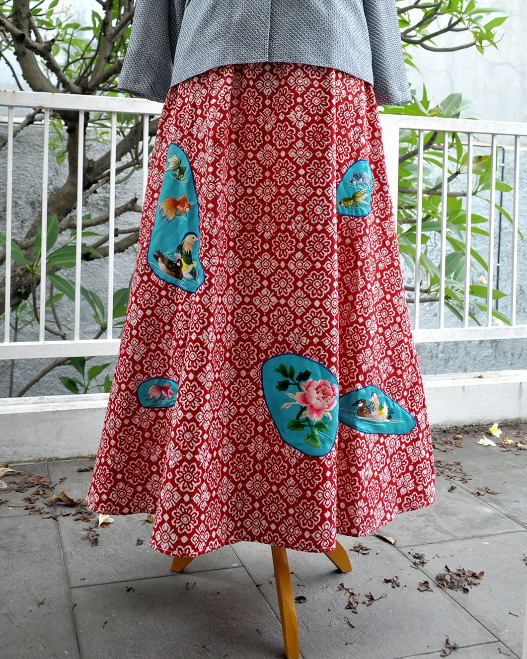Rok Batik Nitik Bordir Merah Rok Batik Nitik Bordir Merah