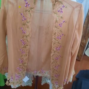 Kebaya Antik Krem-Kembang Ungu